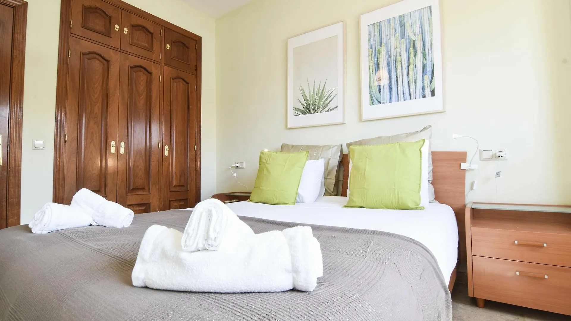 Letmalaga Suites Aurora 0*, Malaga