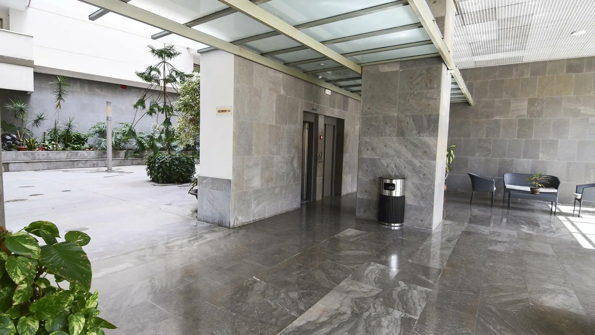 Letmalaga Suites Aurora 0*, Malaga